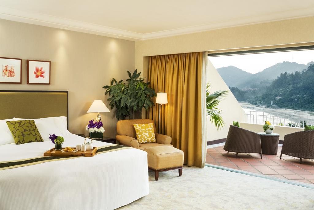 Grand Coloane Resort Macao Eksteriør bilde A room at The Oberoi, Rishikesh