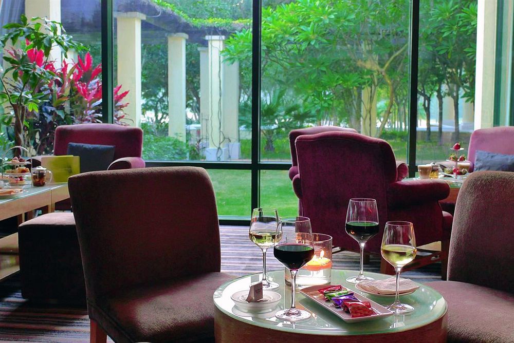 Grand Coloane Resort Macao Eksteriør bilde Wine tasting at the Château d'Antan