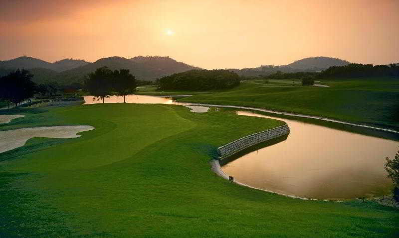 Grand Coloane Resort Macao Eksteriør bilde Golf course at the Four Seasons Resort