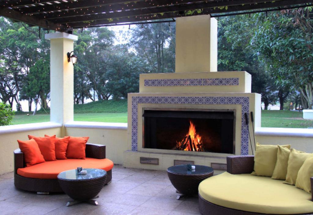 Grand Coloane Resort Macao Eksteriør bilde Outdoor fireplace